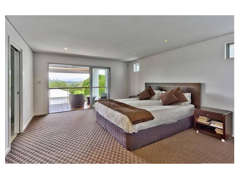 16 Mikado Street, Hamilton QLD 4007