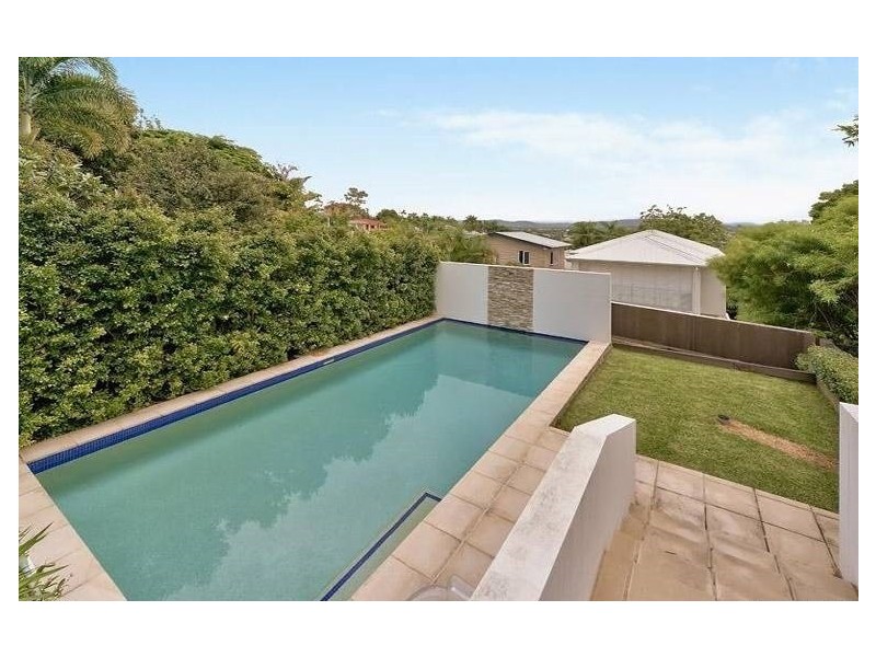 16 Mikado Street, Hamilton QLD 4007