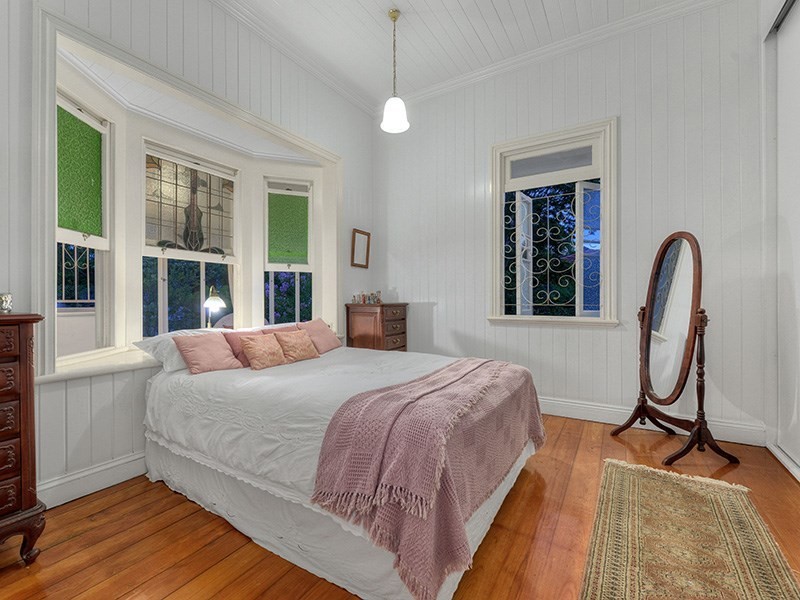 27 Denham Street, Clayfield QLD 4011