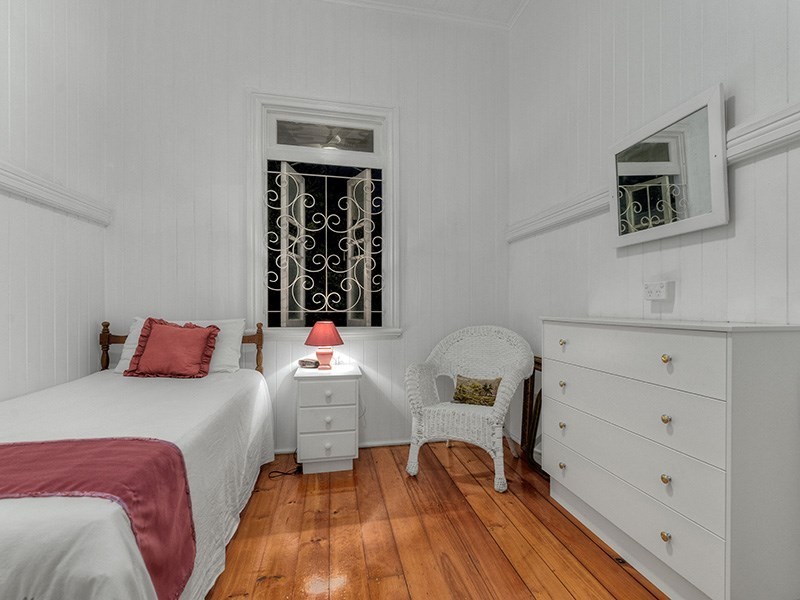 27 Denham Street, Clayfield QLD 4011