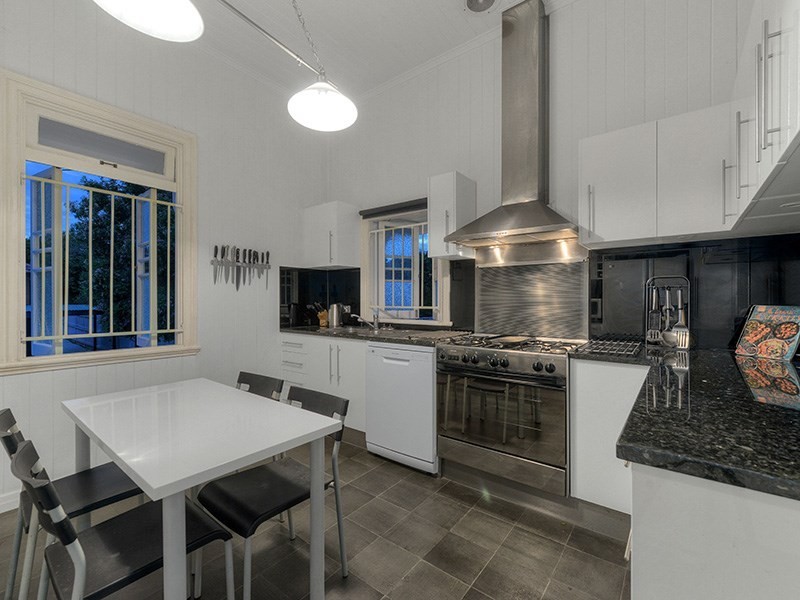 27 Denham Street, Clayfield QLD 4011