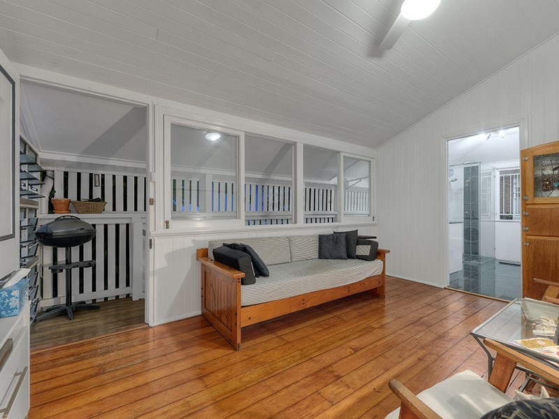 27 Denham Street, Clayfield QLD 4011