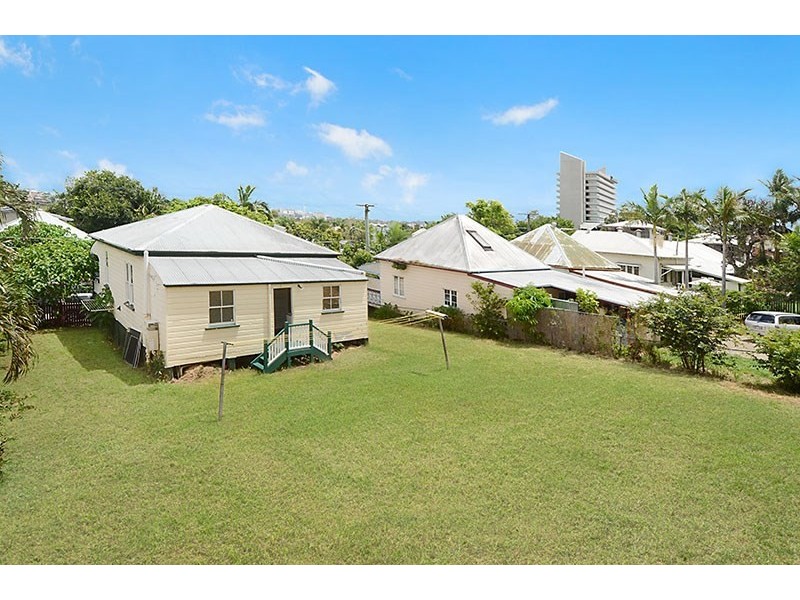 18 Ellen Street, Albion QLD 4010