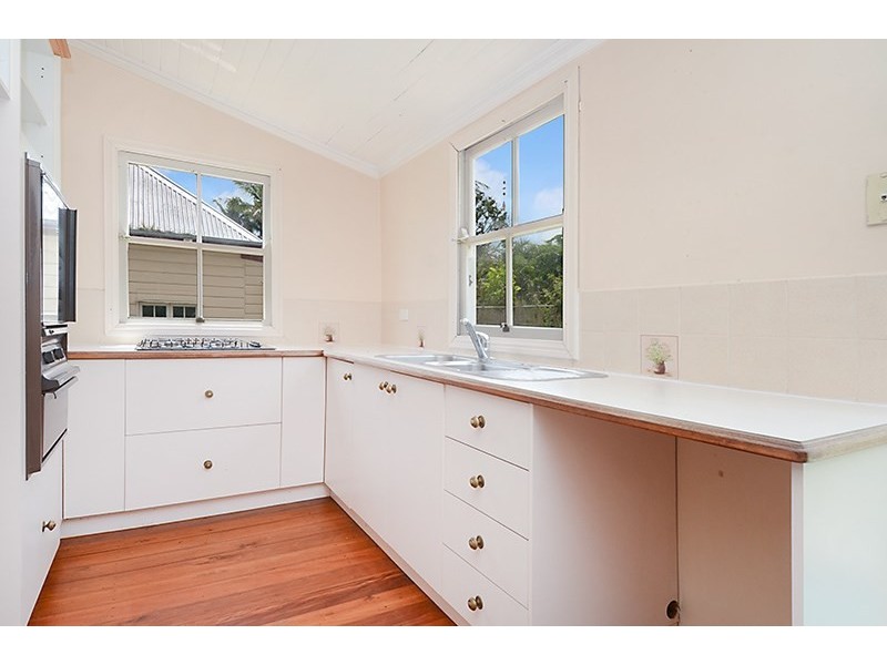 18 Ellen Street, Albion QLD 4010