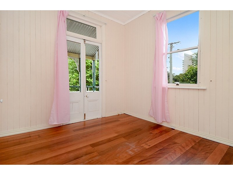 18 Ellen Street, Albion QLD 4010