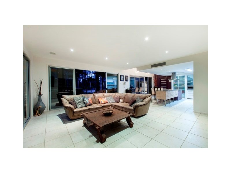 73 Neville Road, Bridgeman Downs QLD 4035