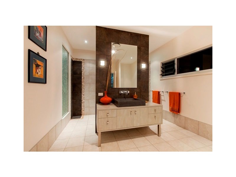 73 Neville Road, Bridgeman Downs QLD 4035