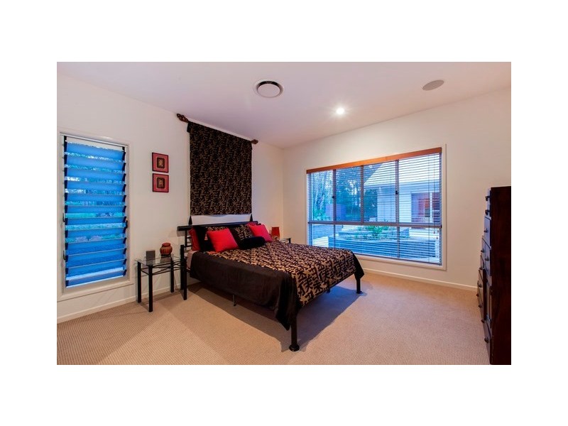 73 Neville Road, Bridgeman Downs QLD 4035