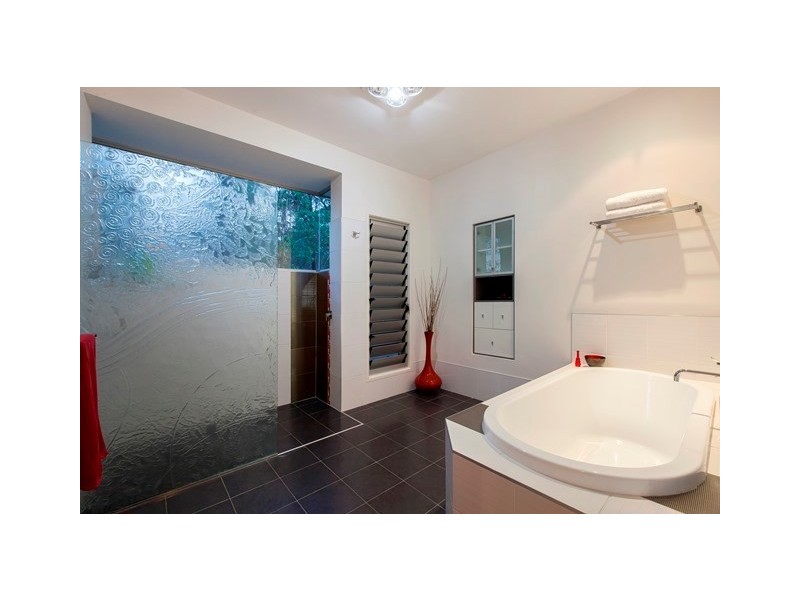 73 Neville Road, Bridgeman Downs QLD 4035