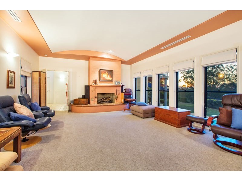 1 Flametree Street, Bridgeman Downs QLD 4035