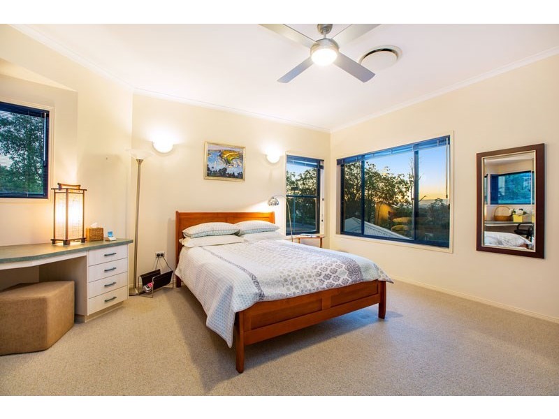 1 Flametree Street, Bridgeman Downs QLD 4035