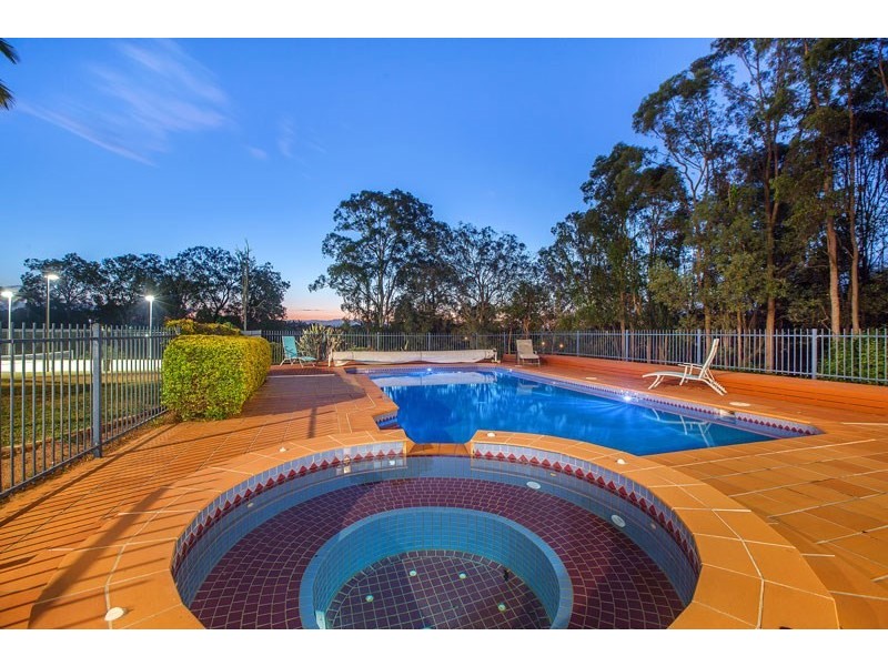 1 Flametree Street, Bridgeman Downs QLD 4035