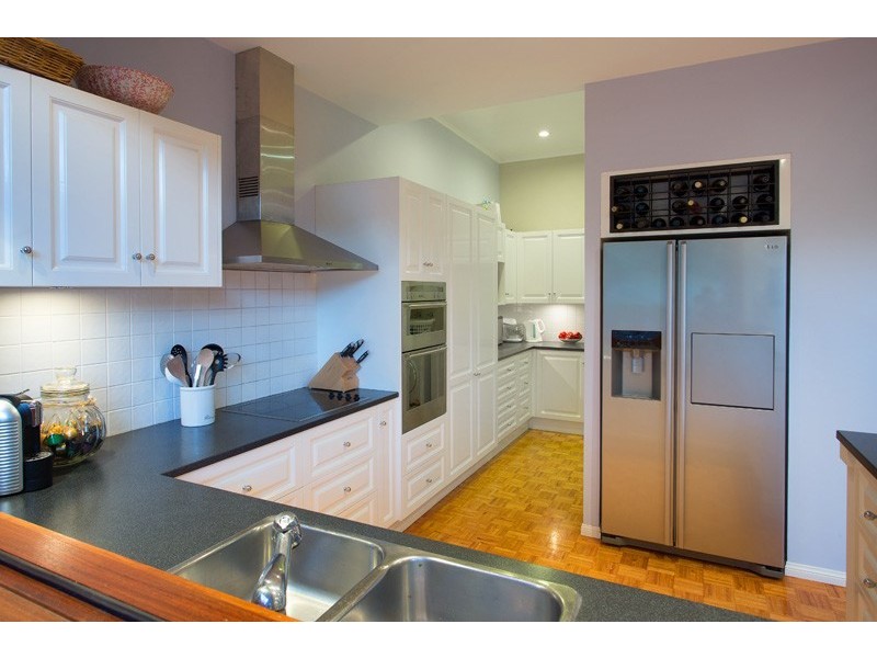 9 Mikado Street, Hamilton QLD 4007