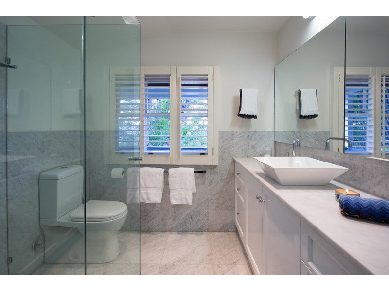 9 Mikado Street, Hamilton QLD 4007