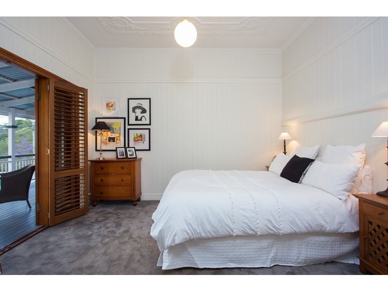 9 Mikado Street, Hamilton QLD 4007