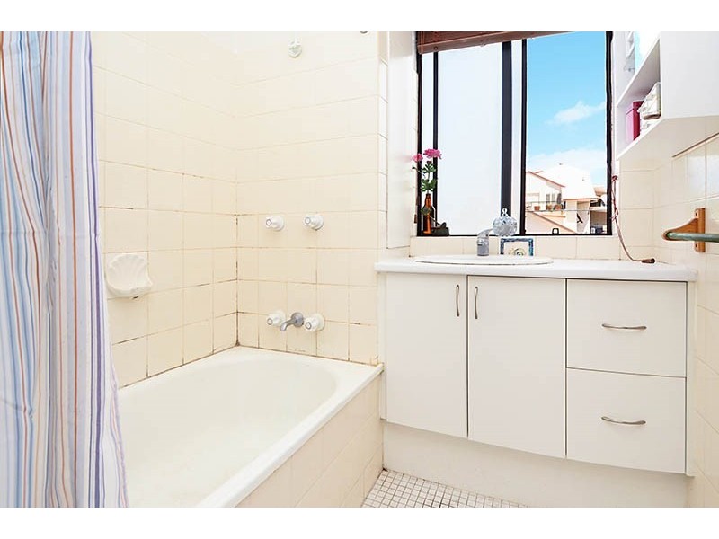 1/40 Rossiter Parade, Hamilton QLD 4007