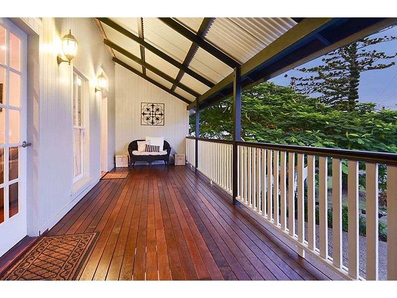 33 Mina Parade, Newmarket QLD 4051