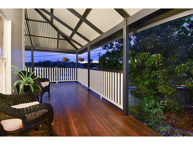 33 Mina Parade, Newmarket QLD 4051