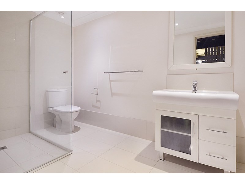 33 Mina Parade, Newmarket QLD 4051