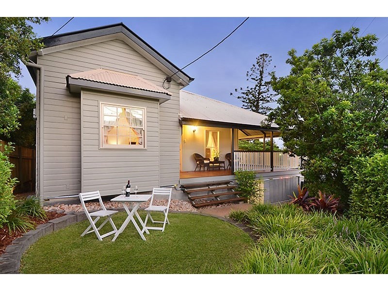 33 Mina Parade, Newmarket QLD 4051