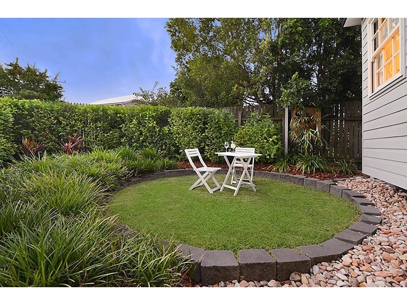 33 Mina Parade, Newmarket QLD 4051