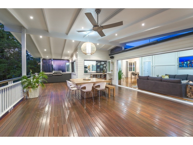 18 Market Street, Newmarket QLD 4051