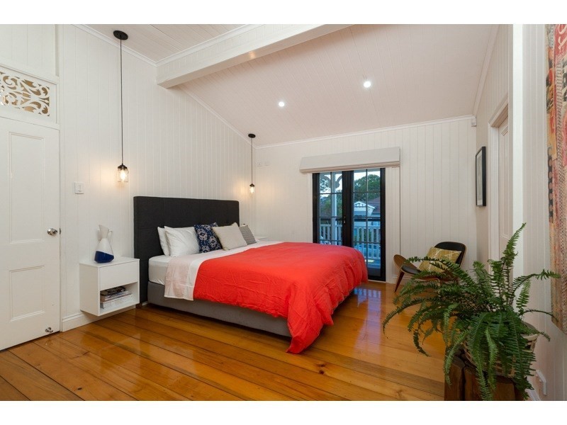 18 Market Street, Newmarket QLD 4051