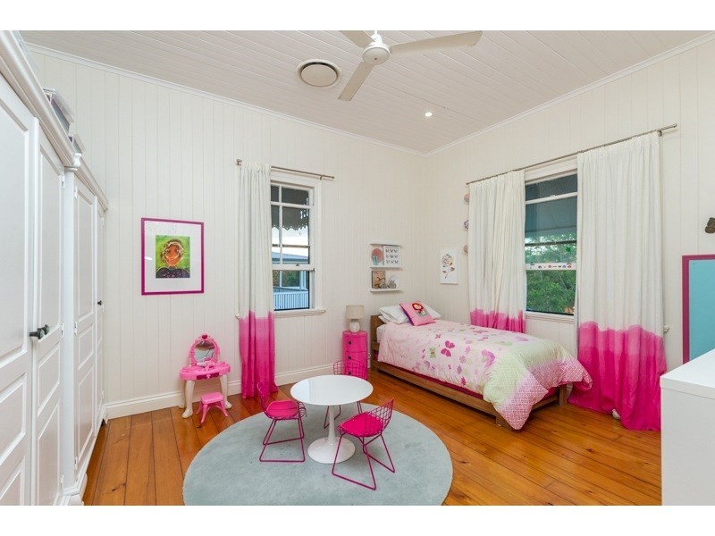 18 Market Street, Newmarket QLD 4051