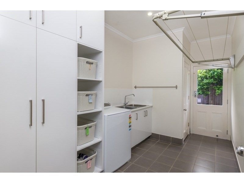 18 Market Street, Newmarket QLD 4051