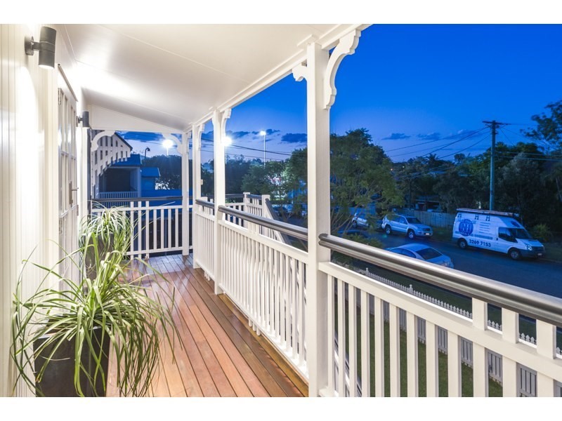 18 Market Street, Newmarket QLD 4051