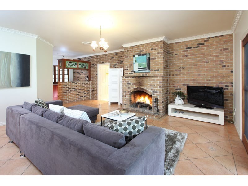 104 Idonia Street, Bridgeman Downs QLD 4035