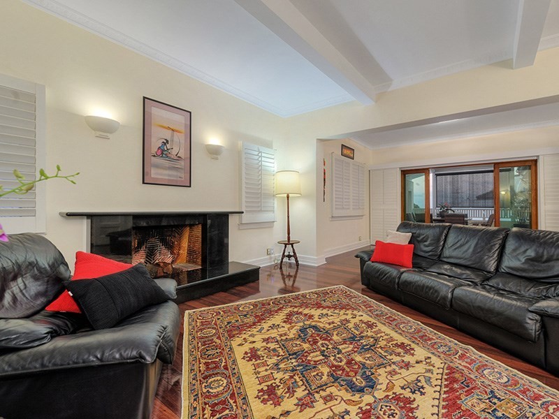 12 Killara Avenue, Hamilton QLD 4007