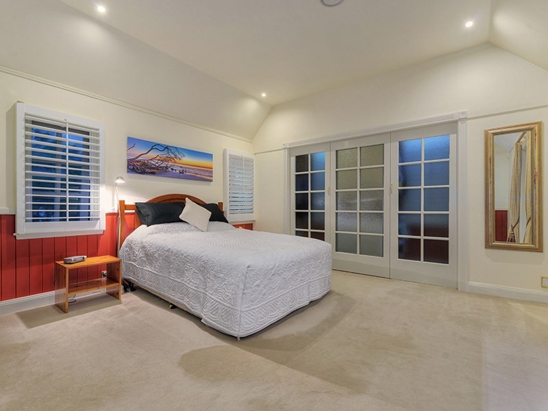 12 Killara Avenue, Hamilton QLD 4007