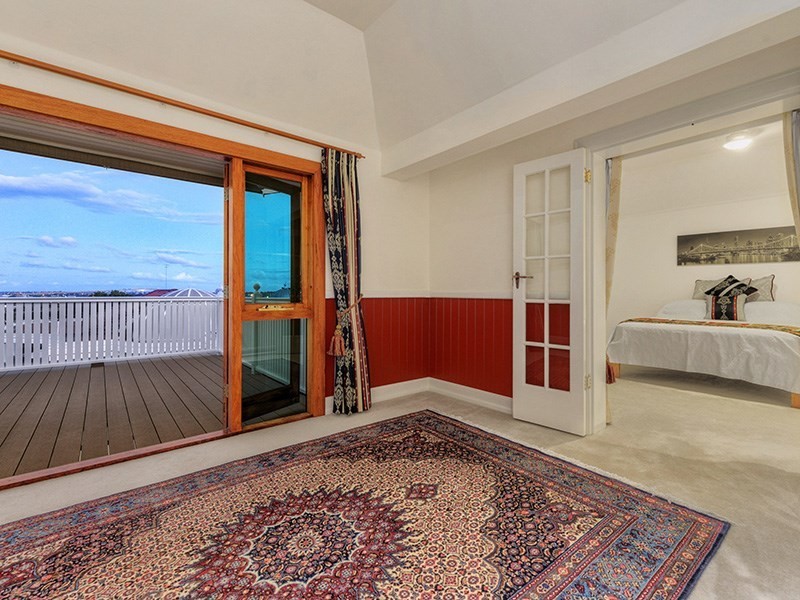 12 Killara Avenue, Hamilton QLD 4007