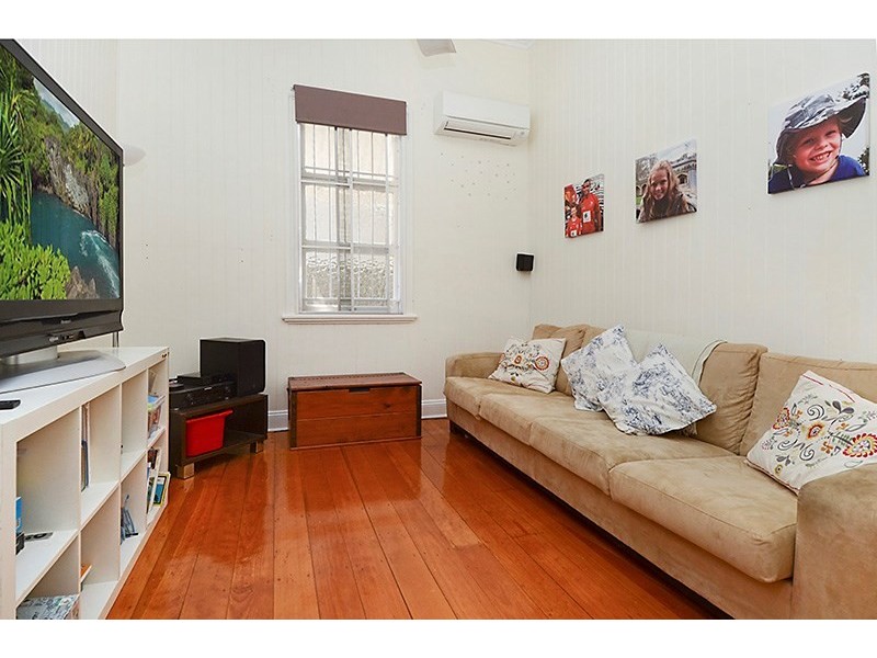 19 Christian Street, Clayfield QLD 4011