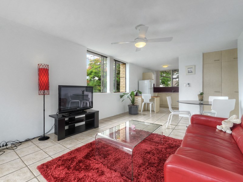 1/82 Racecourse Road, Ascot QLD 4007