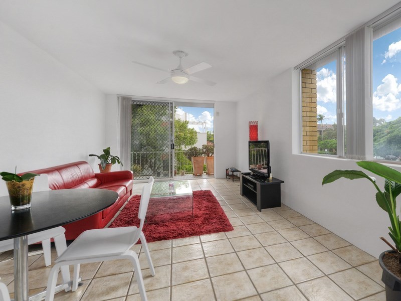 1/82 Racecourse Road, Ascot QLD 4007