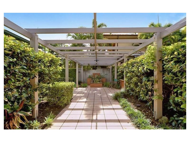 76 Crescent Road, Hamilton QLD 4007