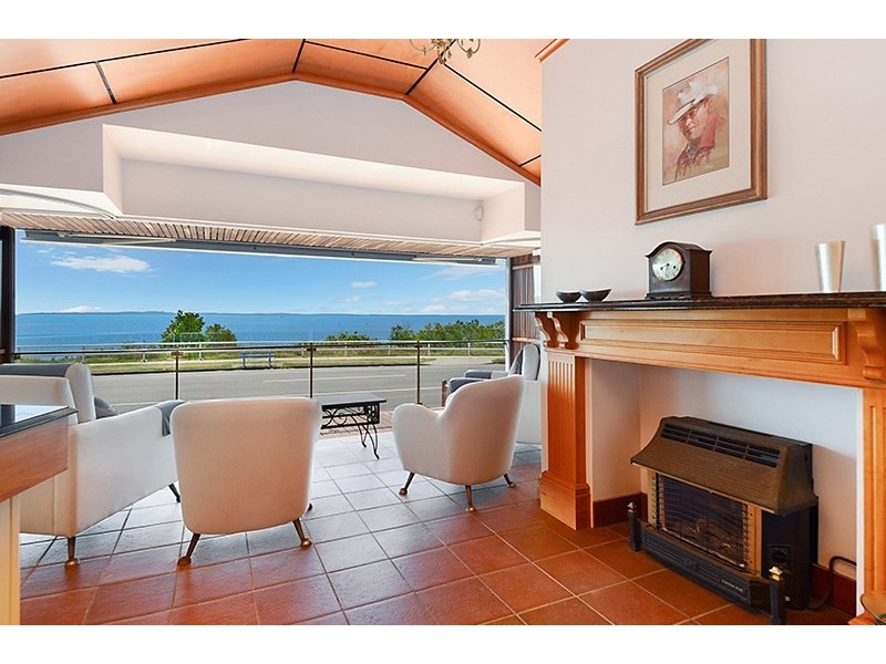 110 Shorncliffe Parade, Shorncliffe QLD 4017