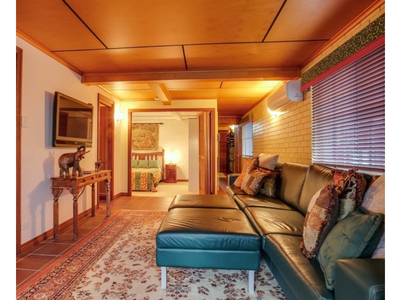 110 Shorncliffe Parade, Shorncliffe QLD 4017