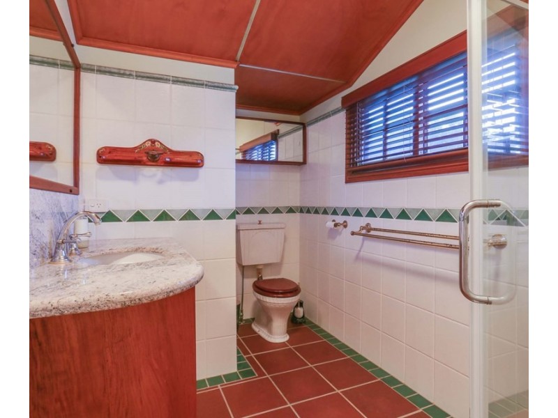 110 Shorncliffe Parade, Shorncliffe QLD 4017