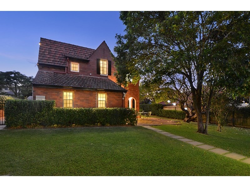 39 Liverpool Road, Clayfield QLD 4011