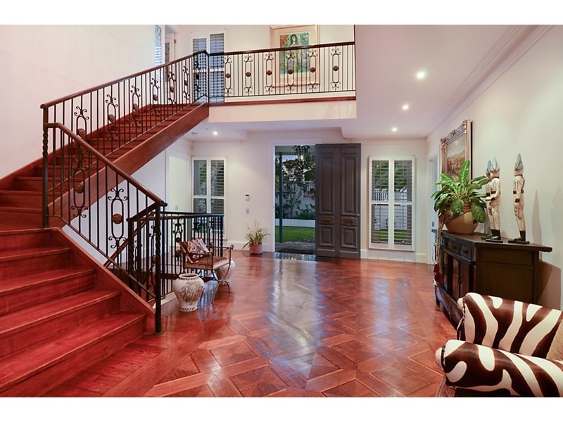 2 Castleton Street, Hamilton QLD 4007