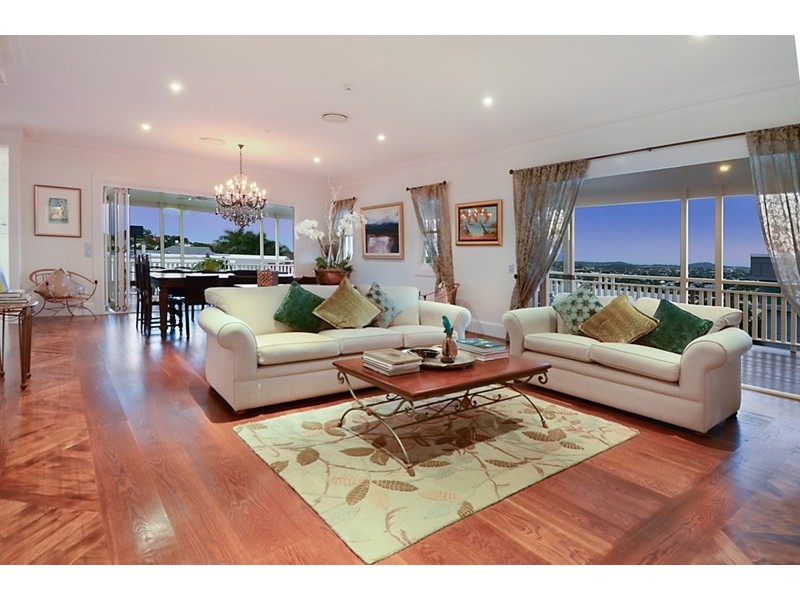 2 Castleton Street, Hamilton QLD 4007