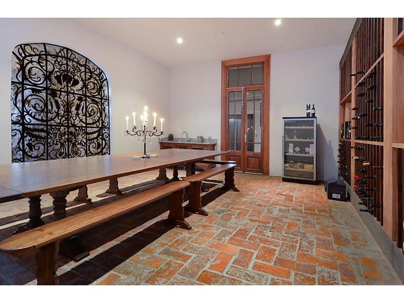 2 Castleton Street, Hamilton QLD 4007