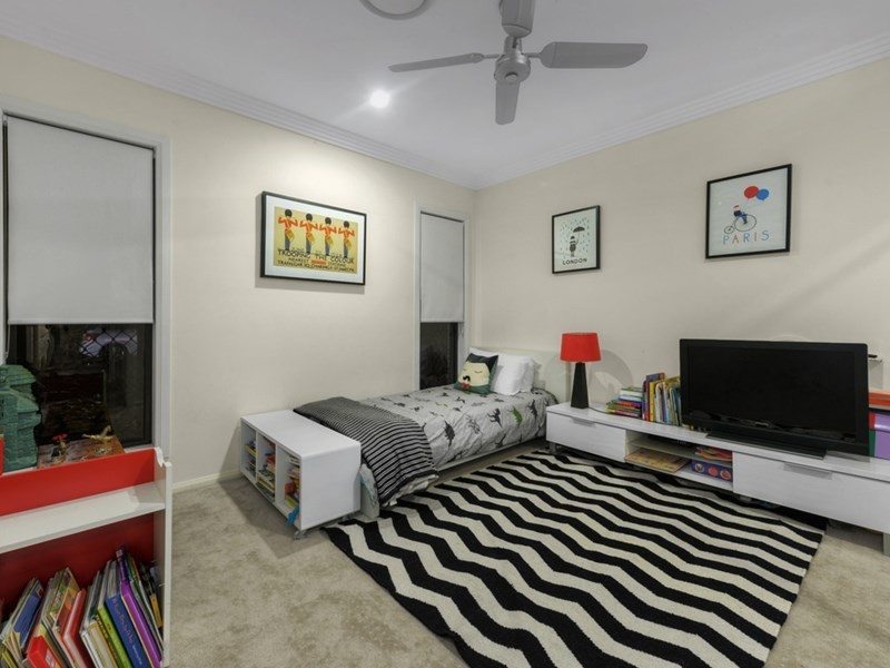 12 Silverbirch Place, Bridgeman Downs QLD 4035