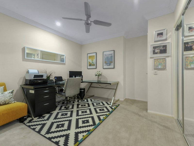 12 Silverbirch Place, Bridgeman Downs QLD 4035