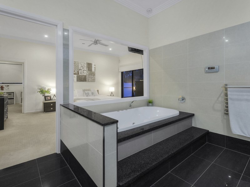 12 Silverbirch Place, Bridgeman Downs QLD 4035