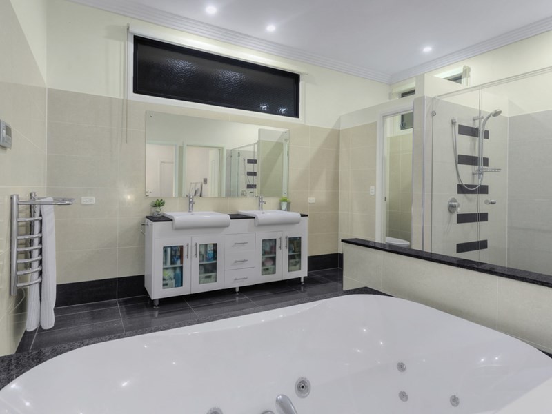 12 Silverbirch Place, Bridgeman Downs QLD 4035