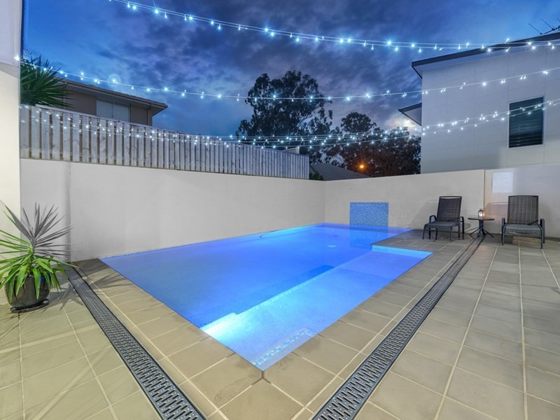 12 Silverbirch Place, Bridgeman Downs QLD 4035